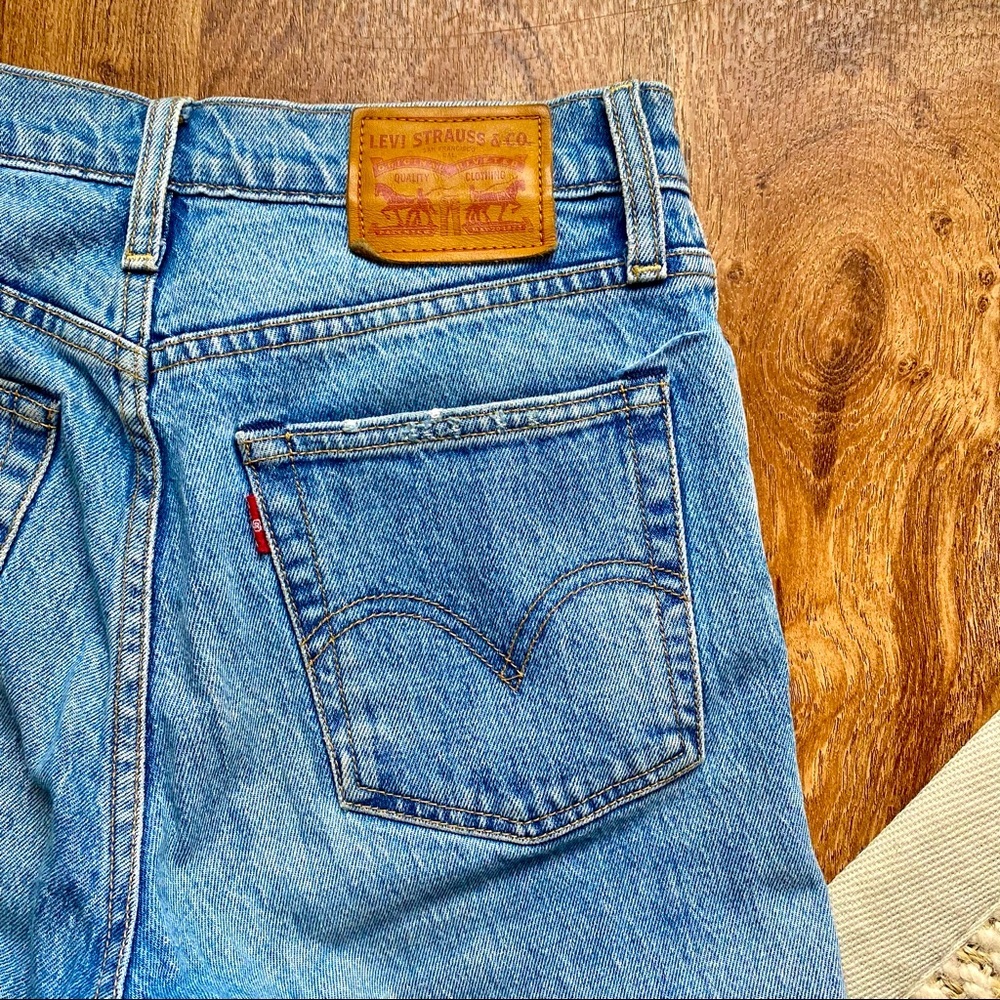 Levi’s Size 25 High Rise Distressed - Picture 8 of 11